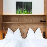 Aparthotel Anthony's Peaks & Pillows 4*