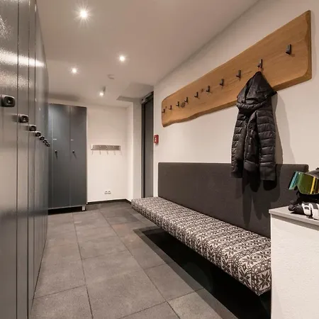 Anthony's Peaks & Pillows 4*