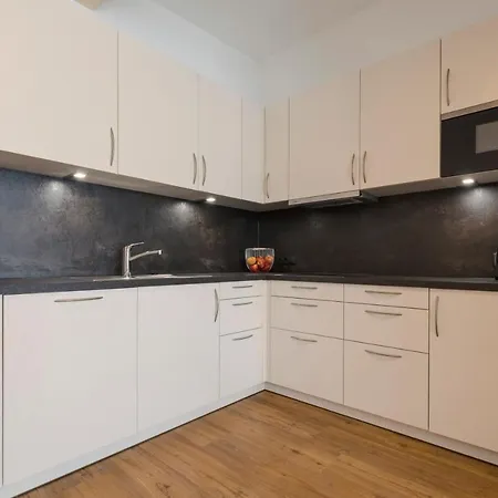 Anthony's Peaks & Pillows Apartmanhotel