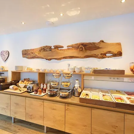 Apartmanhotel Anthony's Peaks & Pillows 4*