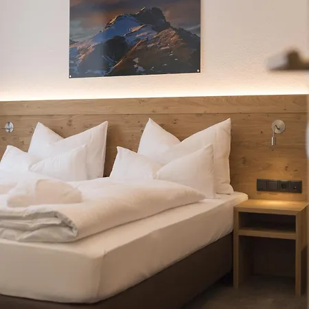 Anthony's Peaks & Pillows 4*