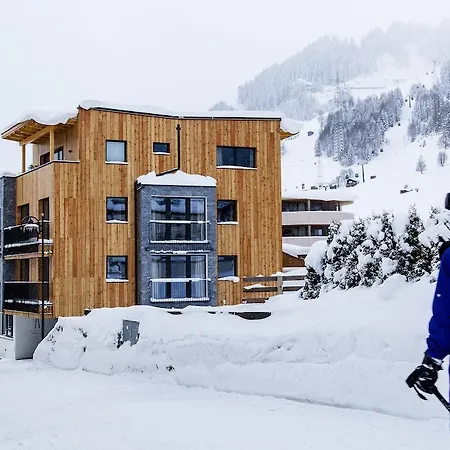 Anthony's Peaks & Pillows Apartmanhotel