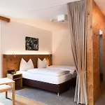 Anthony's Peaks & Pillows 4*