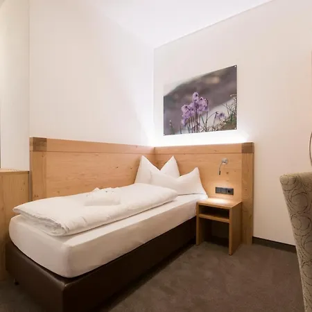 Anthony's Peaks & Pillows 4*