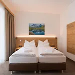 Aparthotel Anthony's Peaks & Pillows 4*