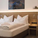 Anthony's Peaks & Pillows 4*