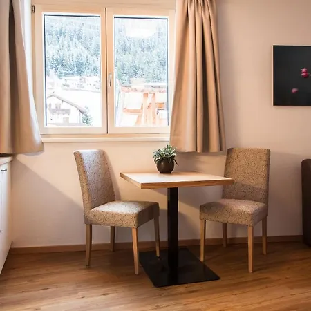 Anthony's Peaks & Pillows Aparthotel St. Anton am Arlberg