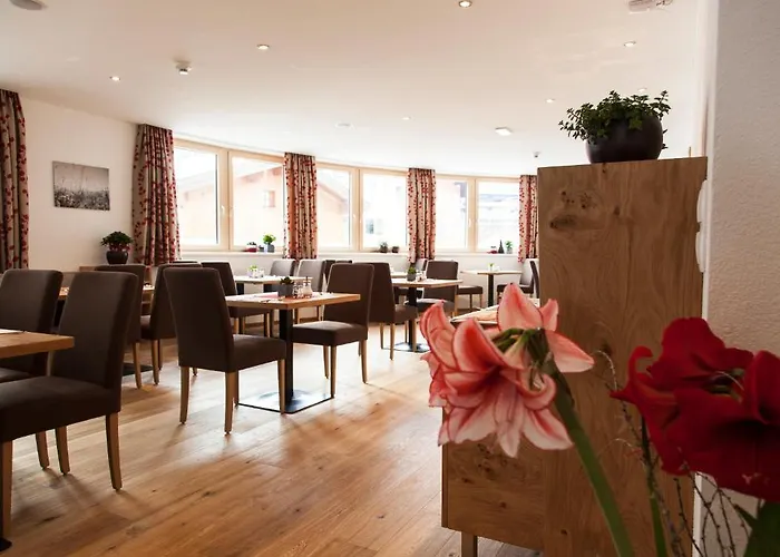 Anthony's Peaks & Pillows 公寓式酒店 4*